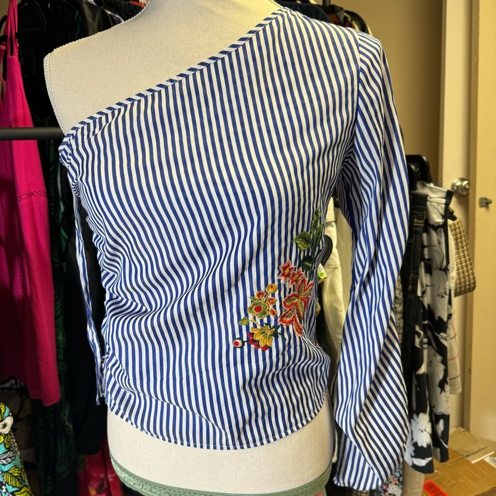 Cliche one shoulder top with intricate flower embroidery